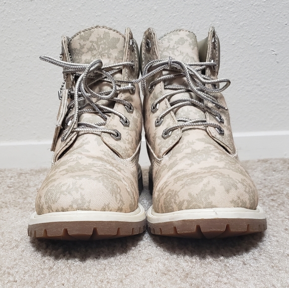 Timberland 6" Limited Edition 6248B Cream Floral boots - Picture 2 of 13